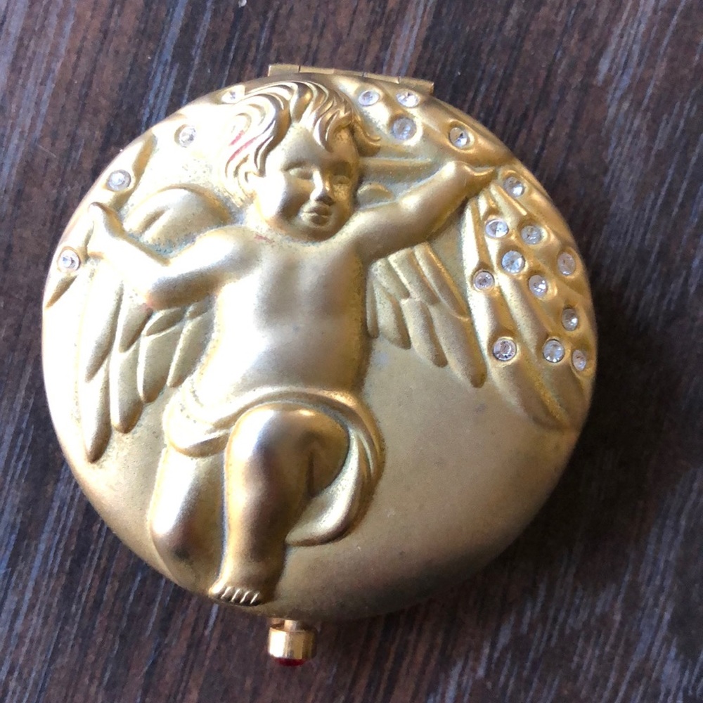 Est’ee lauder powder compact